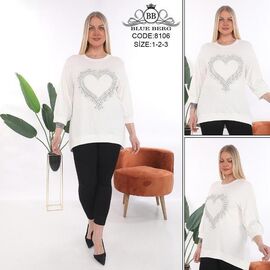 Фотография Костюм женский 8106 white р.54-58 "Julia" недорого оптом от прямого поставщика