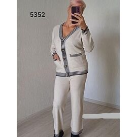 Фотография Костюм женский 5352 l.beige р.46-50 "FSN" недорого оптом от прямого поставщика