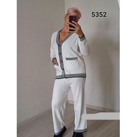 Фотография Костюм женский 5352 white р.46-50 "FSN" недорого оптом от прямого поставщика