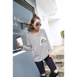 Фотография Свитер женский LR300 white р.one size "Lora" недорого оптом от прямого поставщика