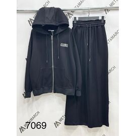 Костюм спортивний жіночий теплий 7069 black р.one size "Met&March" недорого оптом від прямого постачальника