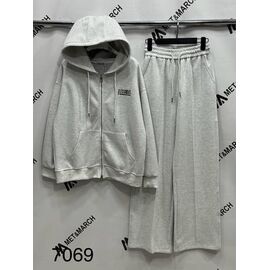 Фотография Костюм спортивный женский тёплый 7069 l.grey р.one size "Met&March" недорого оптом от прямого поставщика