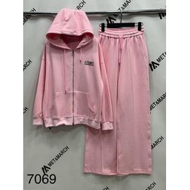 Фотография Костюм спортивный женский тёплый 7069 pink р.one size "Met&March" недорого оптом от прямого поставщика