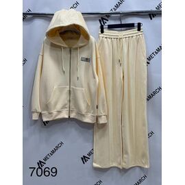 Фотография Костюм спортивный женский тёплый 7069 yellow р.one size "Met&March" недорого оптом от прямого поставщика