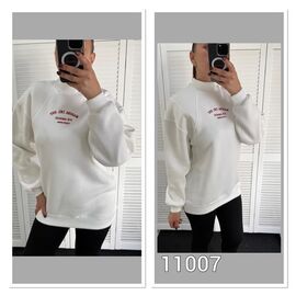 Фотография Свитер женский 11007 white р.one size "LOOK" недорого оптом от прямого поставщика