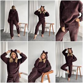 Фотография Костюм женский тёплый 1564 brown р.42-52 "Alisa Brand" недорого оптом от прямого поставщика