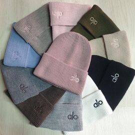 Фотография Шапка зимняя женская CN1911 mix р.56-60 "SELFI" недорого оптом от прямого поставщика