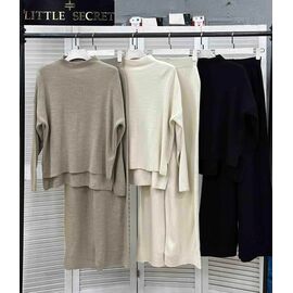 Фотография Костюм женский тёплый 0465 d.beige р.one size "Little Secret" недорого оптом от прямого поставщика