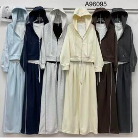 Фотография Костюм спортивный женский тёплый 96095 l.blue р.M-XL "FLORA" недорого оптом от прямого поставщика