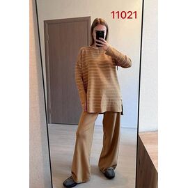 Фотография Костюм женский 11021 d.beige р.48-52 "FSN" недорого оптом от прямого поставщика