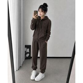 Фотография Костюм детский спортивный на девочку SV3572 brown р.7-12 "WHITE" недорого оптом от прямого поставщика