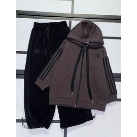 Фотография Костюм детский спортивный тёплый на девочку 385-386 chocolate-black р.128-158 "Kosmy" недорого оптом от прямого поставщика