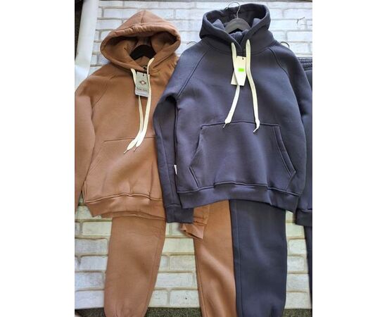 Костюм спортивний жіночий 5014 brown р.S-XL "Newe" недорого оптом від прямого постачальника Костюм спортивний жіночий 5014 brown р.S-XL "Newe" недорого оптом від прямого постачальника