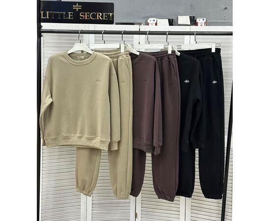 Костюм спортивный женский тёплый K008 brown р.M-XL "Little Secret" недорого оптом от прямого поставщика Фотография Костюм спортивный женский тёплый K008 brown р.M-XL "Little Secret" недорого оптом от прямого поставщика