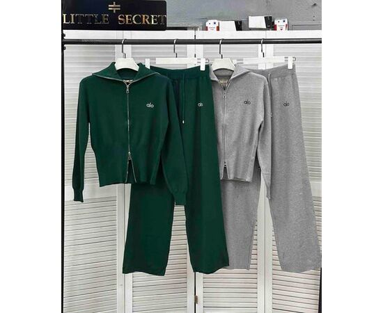 Костюм спортивный женский тёплый 3005 green р.one size "Little Secret" недорого оптом от прямого поставщика Фотография Костюм спортивный женский тёплый 3005 green р.one size "Little Secret" недорого оптом от прямого поставщика