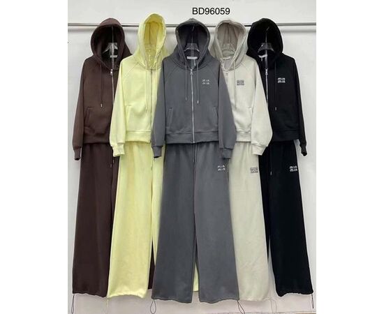 Костюм спортивний жіночий 96059 brown р.M-XL "FLORA" недорого оптом від прямого постачальника Костюм спортивний жіночий 96059 brown р.M-XL "FLORA" недорого оптом від прямого постачальника