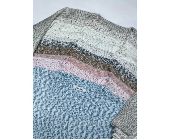 Фотография Свитер женский универсального размера 44-52 "PARTNERS" недорого от прямого поставщика, изображение 3