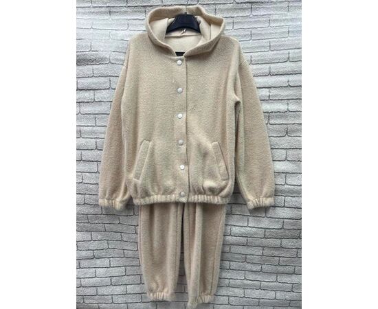 Костюм жіночий теплий 024 beige р.42-52 "VALENTINA" недорого оптом від прямого постачальника Костюм жіночий теплий 024 beige р.42-52 "VALENTINA" недорого оптом від прямого постачальника