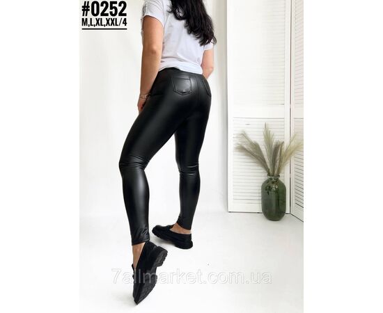 Фотография Леггинсы из экокожи размерный ряд M,L,XL,XXL (соответствуют 44,46,48,50) "PARTNERS", изображение 2